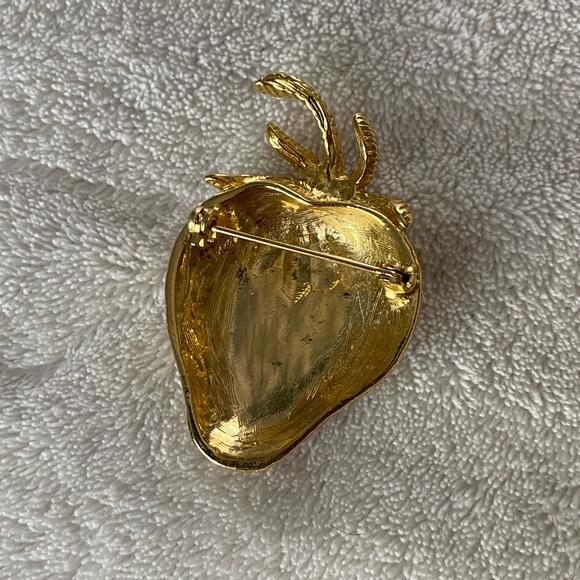 Vintage Strawberry Rhinestone Pin Brooch - Picture 5 of 7